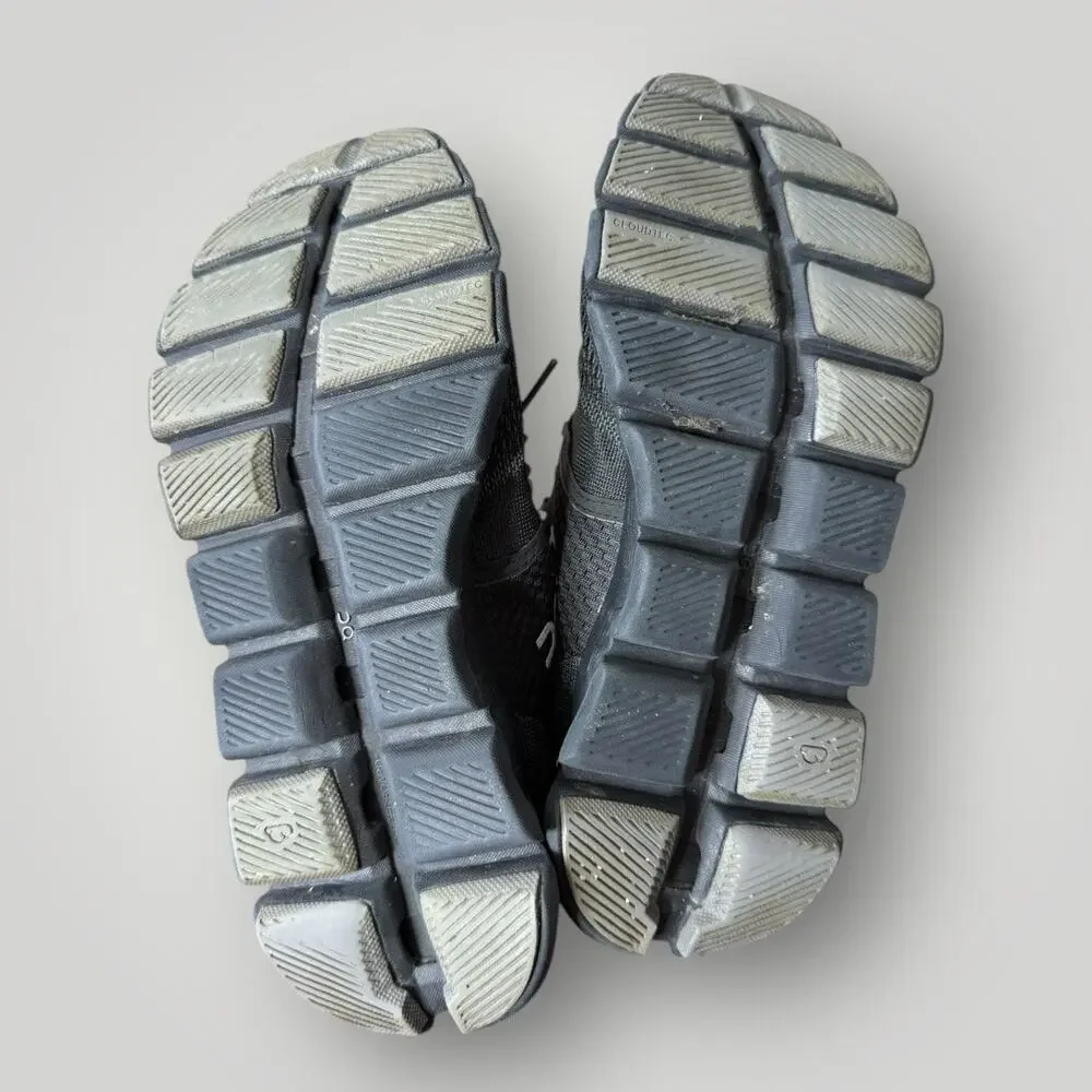 ON Running Cloud Women’s Shoes – Size W7.5 – Black – Pre-Owned - Picture 6 of 11